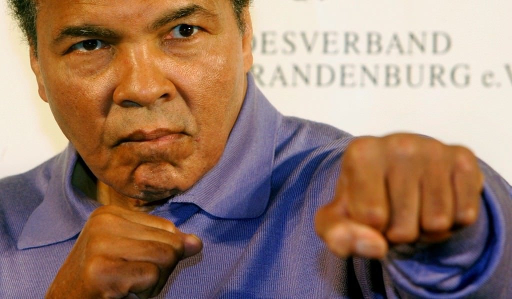 Efsanevi boksör Muhammed Ali hayatını kaybetti