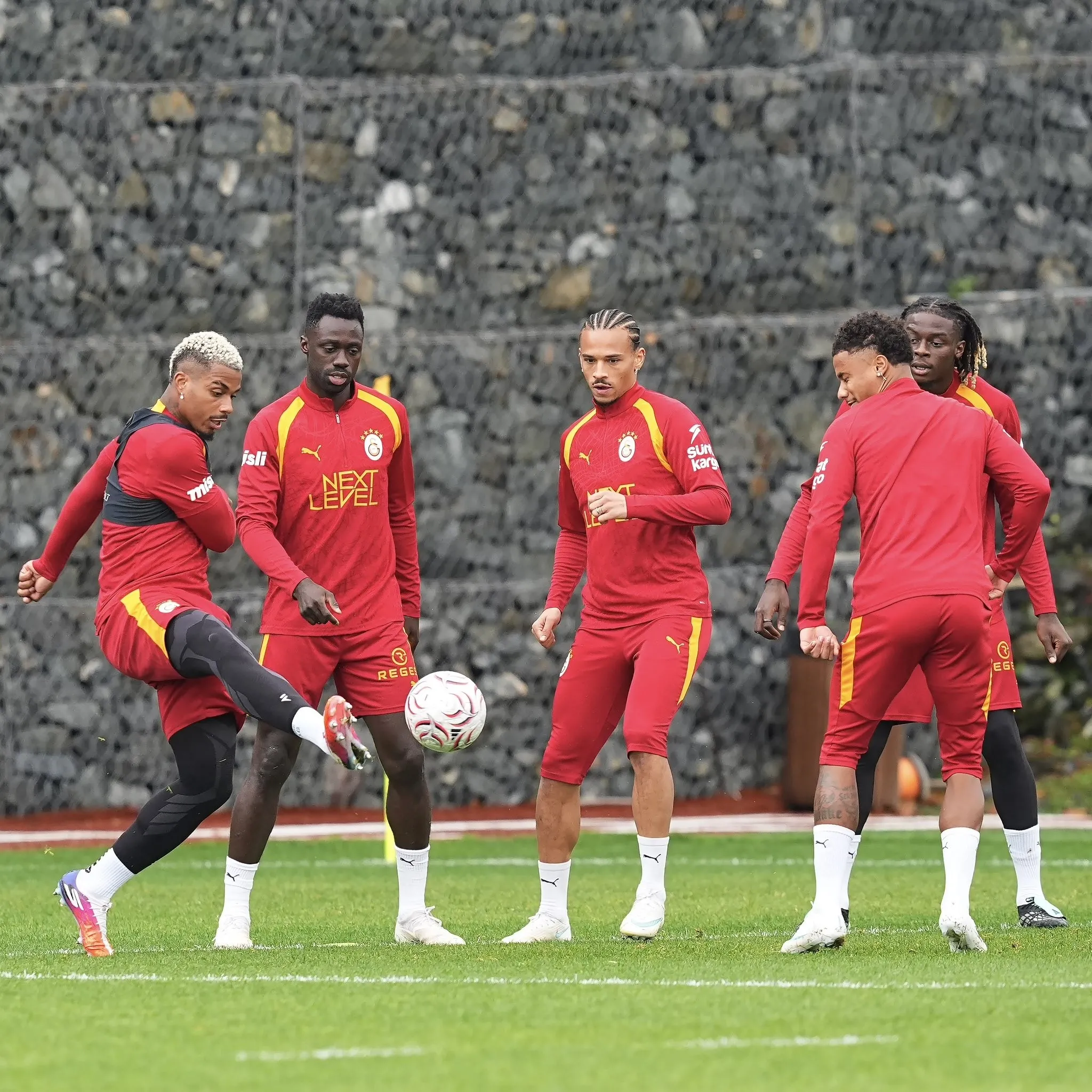 Galatasaray, Gençlerbirliği deplasmanı için 3 eksikle yola çıkıyor