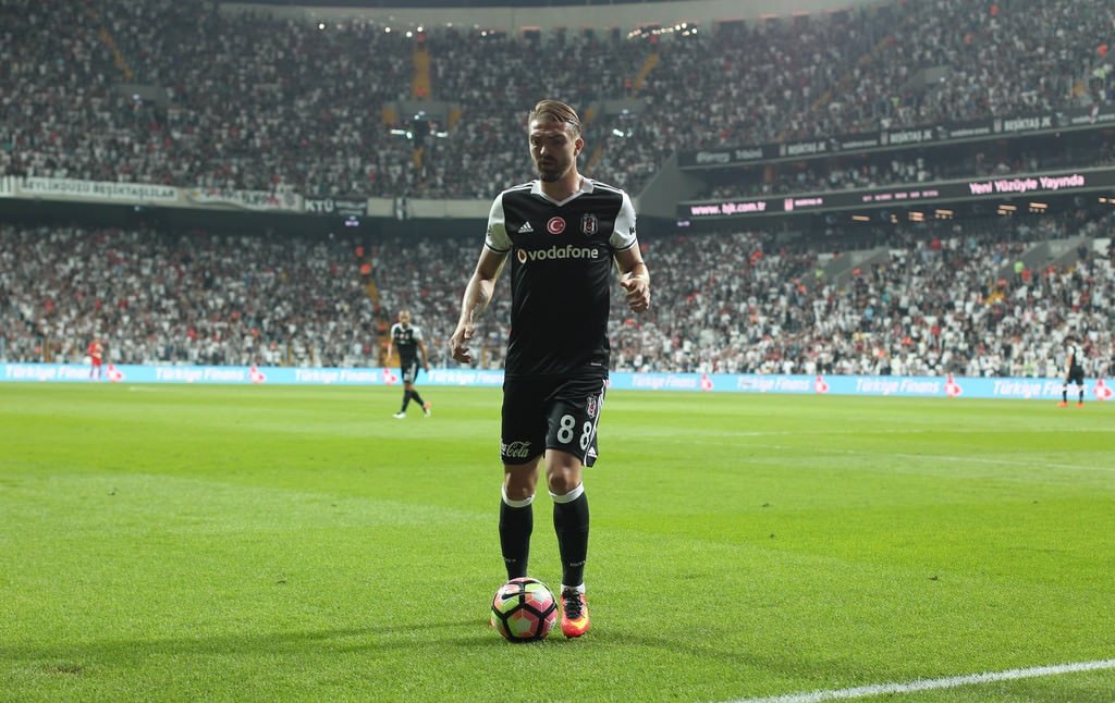 Caner Erkin sezonu kapattı