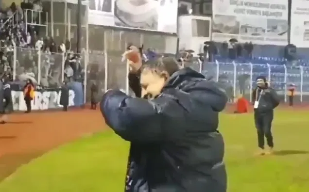Yılmaz Vural'dan ilginç dans