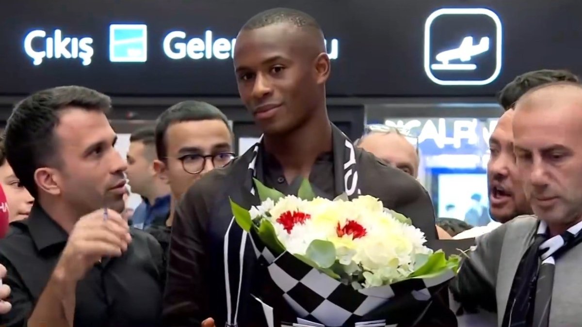 Beşiktaş'ın yeni transferi Tiago Djalo istanbul'da Beşiktaş'ın yeni transferi Tiago Djalo istanbul'da