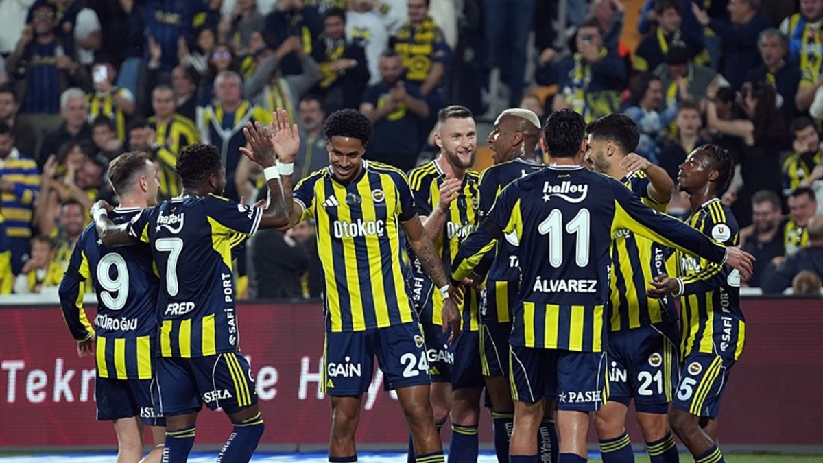 Fenerbahçe'nin yıldızına İtalya'dan 2 talip!