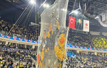 Fenerbahçeli taraftarlardan dev koreografi!