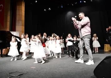 Burak Kut Samsun'da konser verdi