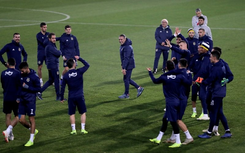 Fenerbahçe ’yeniden doğuş’ peşinde!
