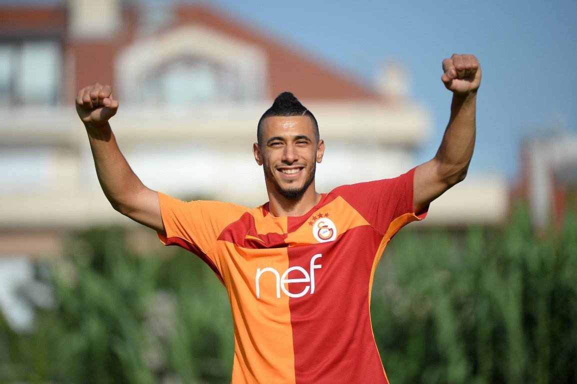 Taraftar sordu, Belhanda cevapladı