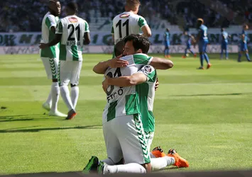 Konya evinde Paşa'ya geçit vermedi