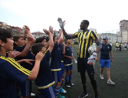 Ekpe Udoh kaleye geçti