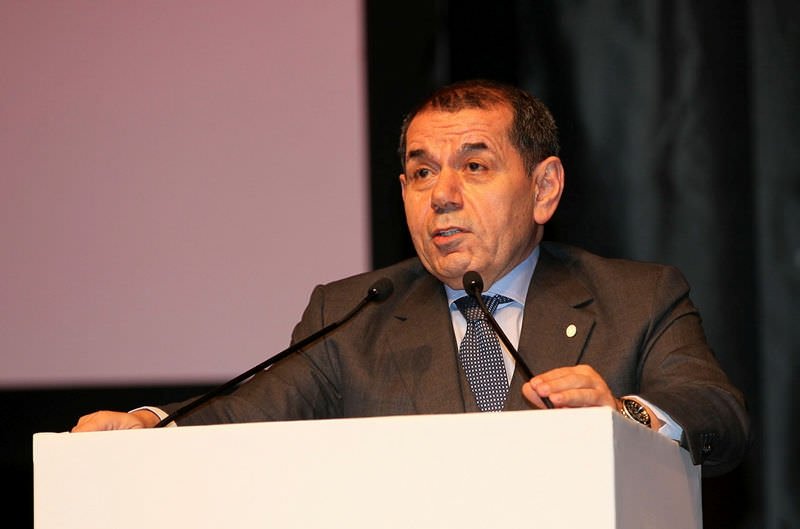 Galatasaray’da taşlar yerinden oynadı