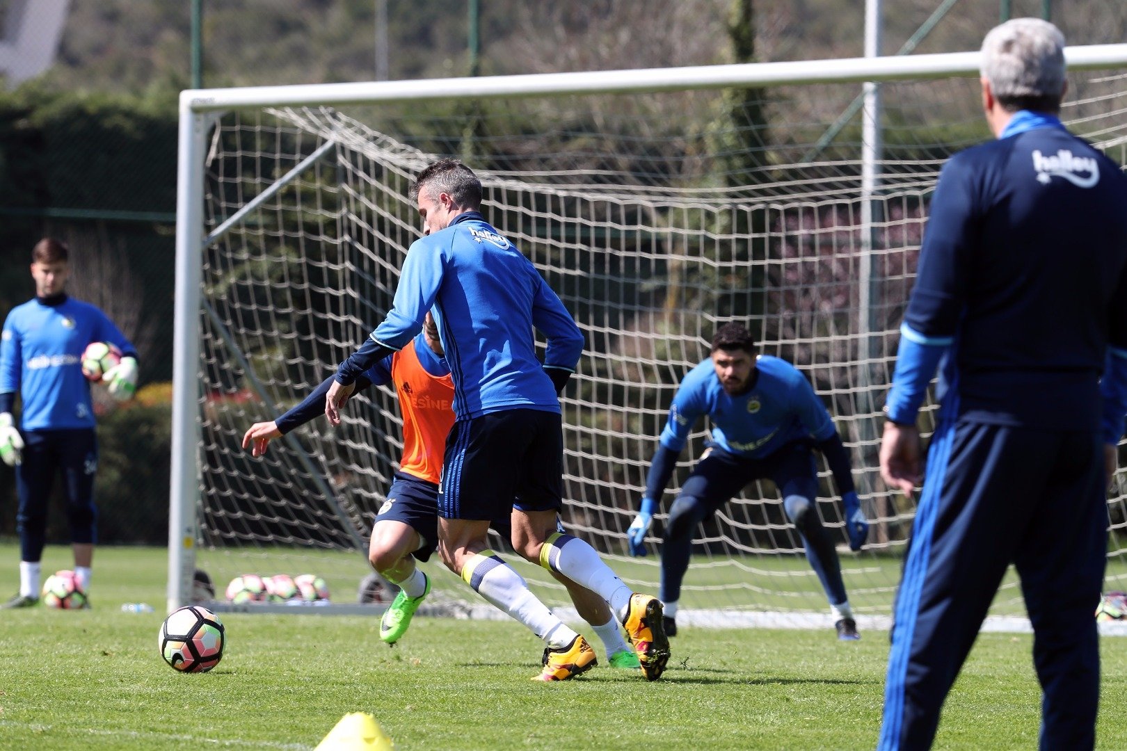 Fenerbahçe idmanında sürpriz görüntü