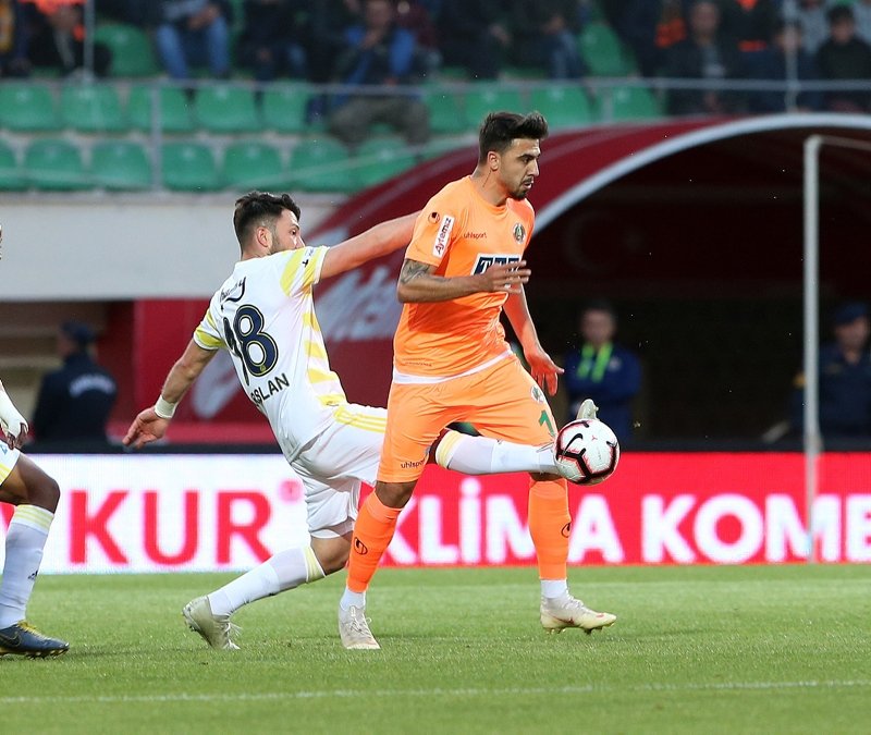 Fenerbahçe’den flaş Ozan Tufan kararı!