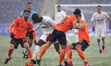Başakşehir evinde Sivas'a takıldı!