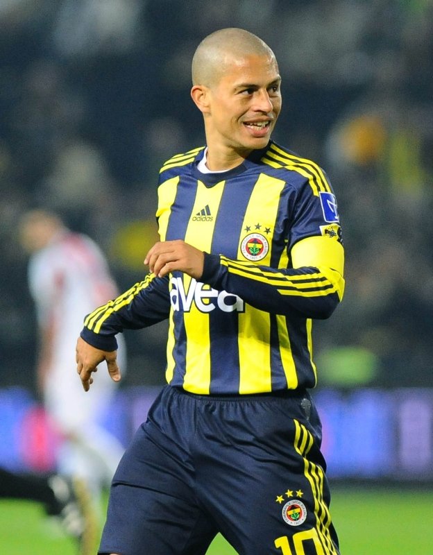 Alex seneye Fenerbahçe’de! Flaş açıklama geldi