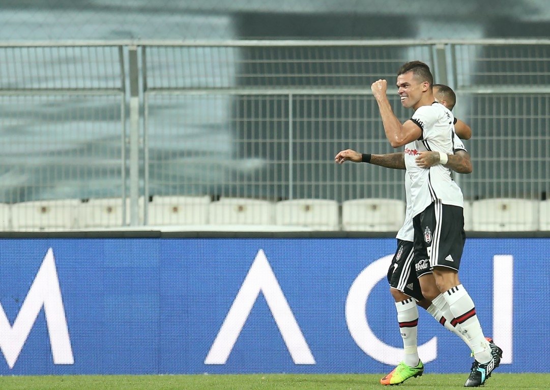Beşiktaş - Antalyaspor maçından kareler