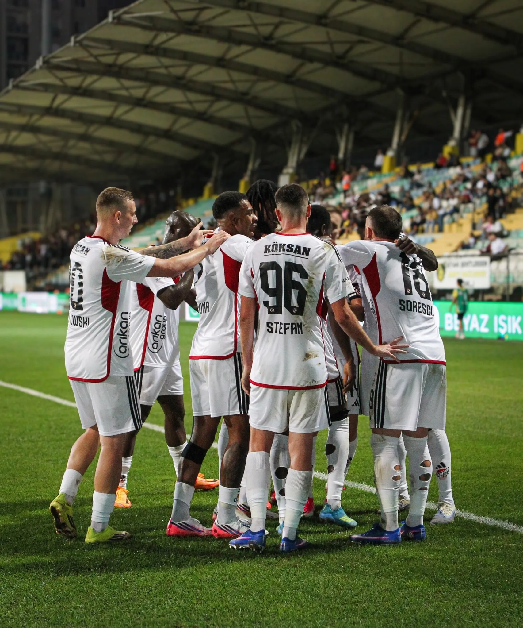 Gaziantep FK, Eyüpspor Karşısında 10 Kişiyle Zorlu Bir Zafer Elde Etti