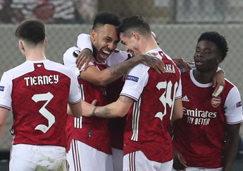 Arsenal son anda geri döndü!