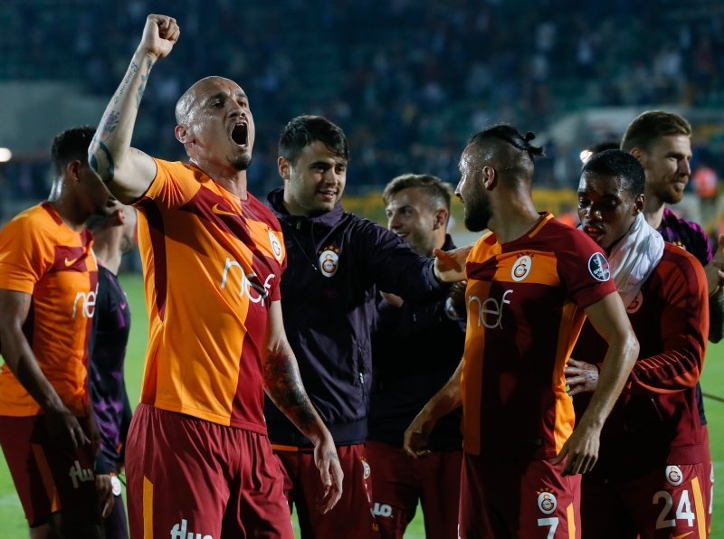 Galatasaray’a transferde kötü haber!