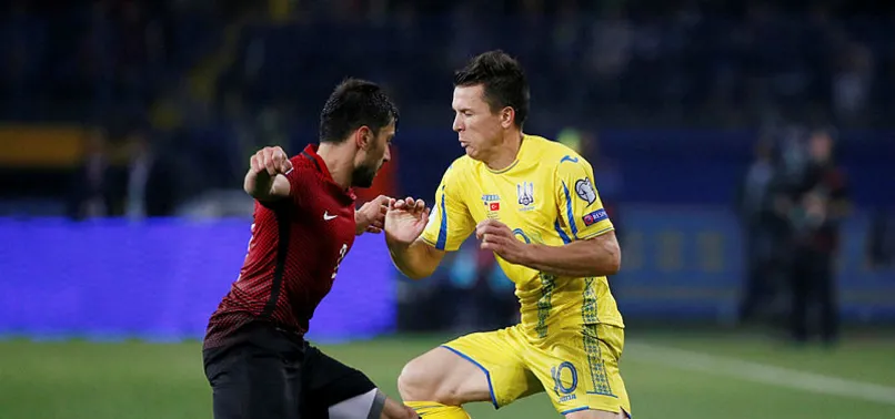 Şener Özbayraklı'dan Emre Belözoğlu açıklaması