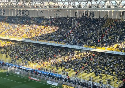 Fenerbahçe tribünlerinden Acun Ilıcalı’ya tepki!