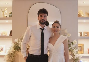 Buğrahan Tuncer ve Eda Ece nişanlandı!