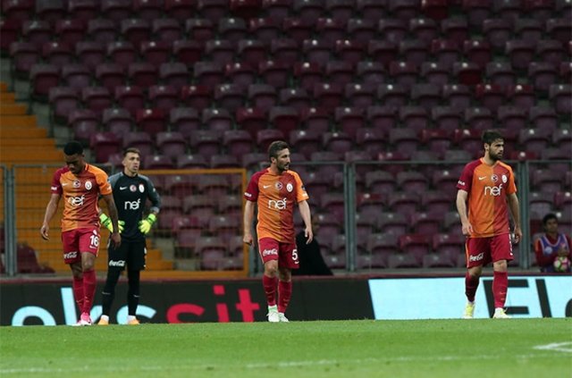 Galatasaray’da ortalık karıştı