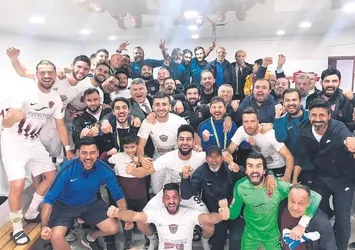 Zirvede tek pençe