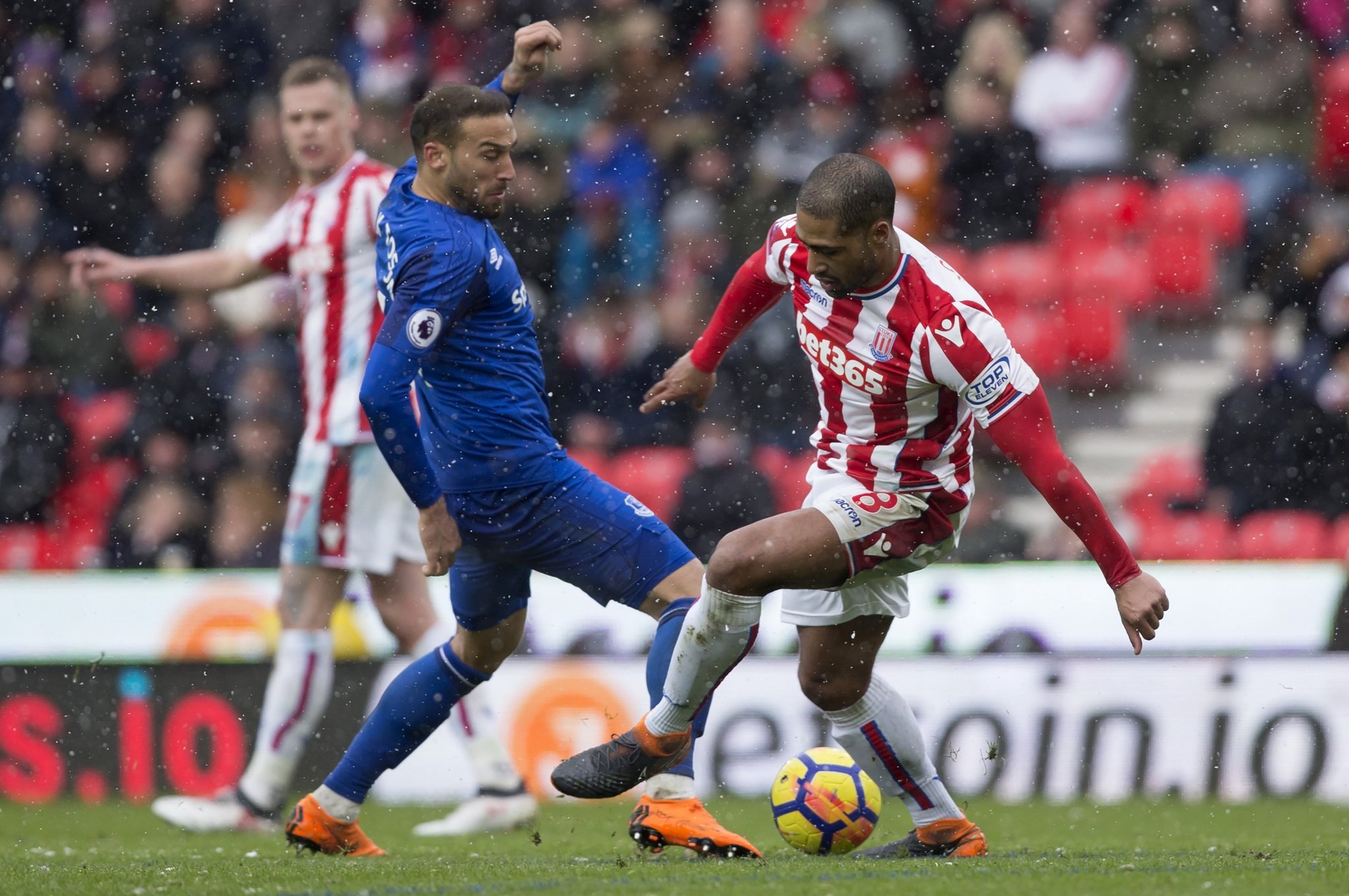 Tosun Paşa Premier Lig’i sallıyor