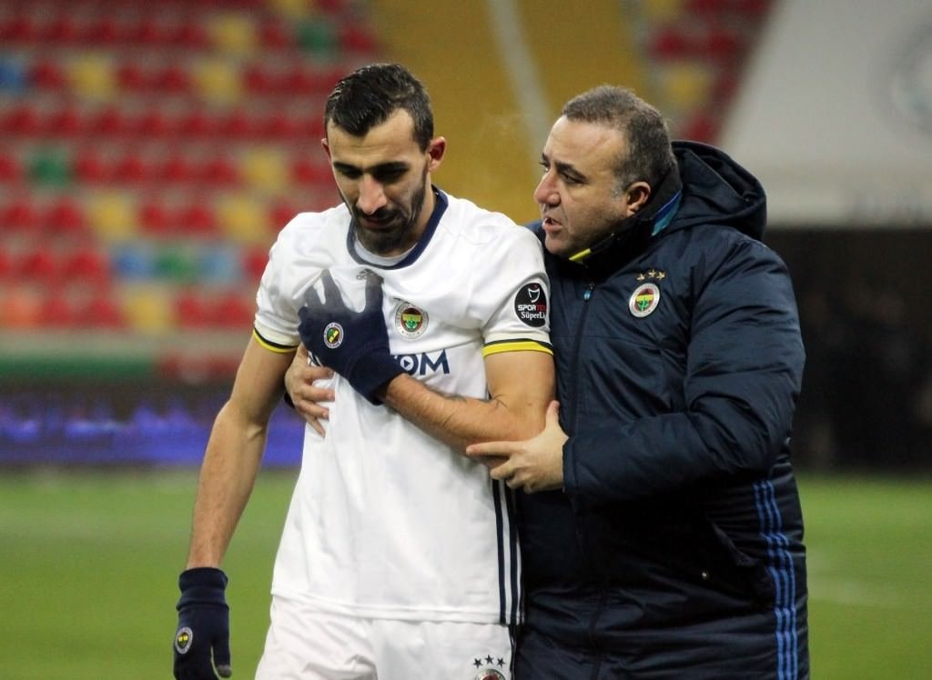 Kayserispor-Fenerbahçe karşılaşmasından kareler