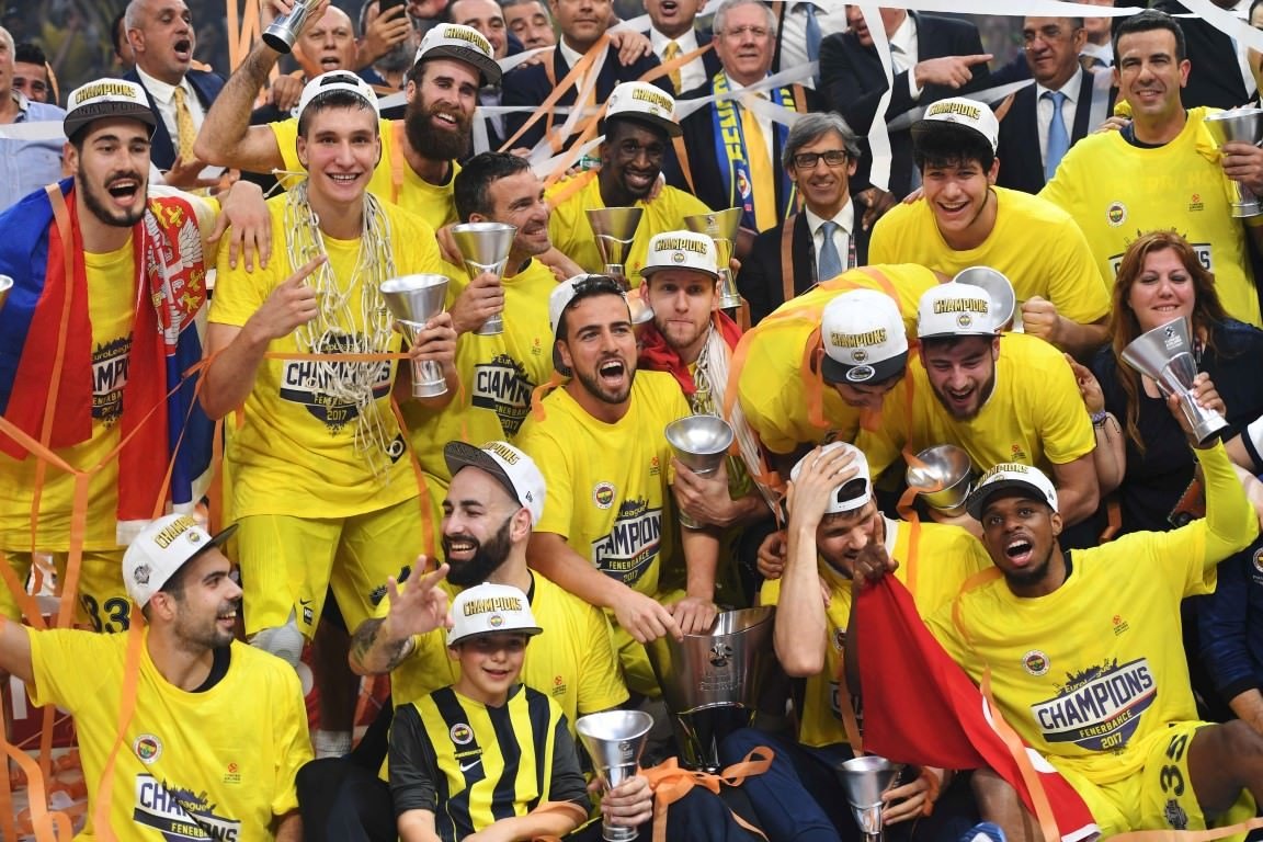 Datome söz verdi, saçlarını kestirdi