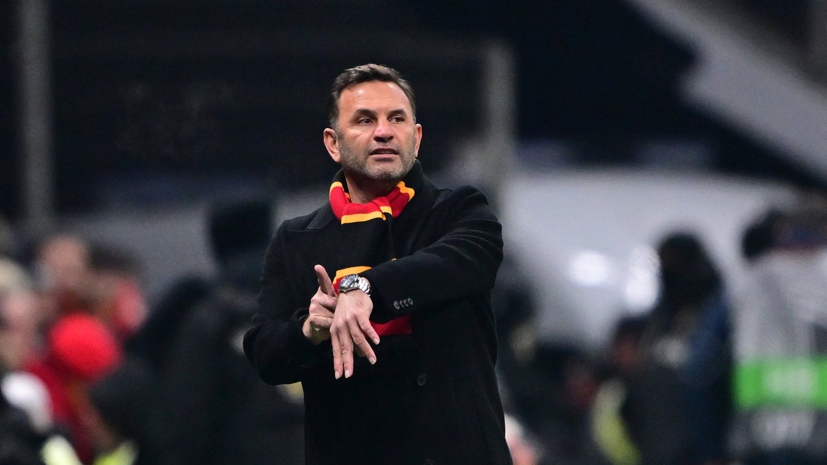 GALATASARAY HABERİ: Okan Buruk'tan radikal karar! Derbide kulübede oturacaklar GALATASARAY HABERİ: Okan Buruk'tan radikal karar! Derbide kulübede oturacaklar