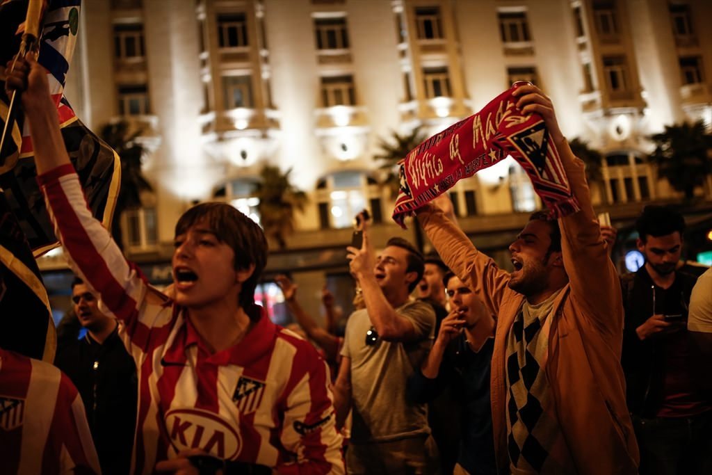 Atletico Madrid taraftarının final sevinci