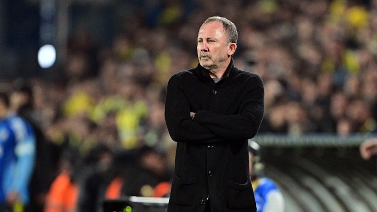 Beşiktaş'ta ilk ayrılık çok yakın! İtalya'ya kiralık olarak gönderilmişti