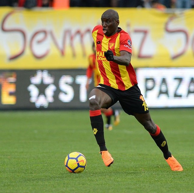Beşiktaş’ta Demba Ba çıkmazı