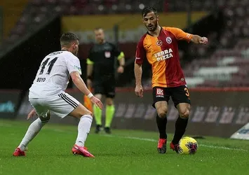 Yenilgiyi unuttu