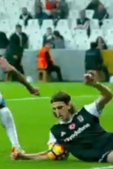Beşiktaş-Çaykur Rizespor maçına damga vuran pozisyon