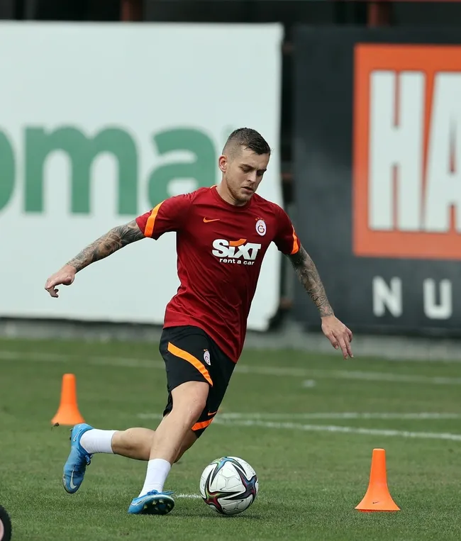 Son dakika spor haber: Galatasaray'ın yeni transferi Cicaldau sarı kırmızılılarla antrenmana çıktı! - 2