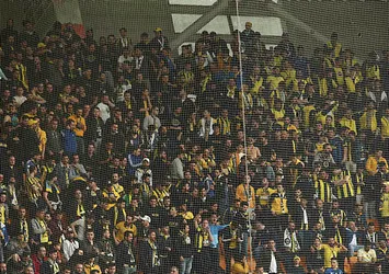 Fenerbahçe tribünleri karıştı