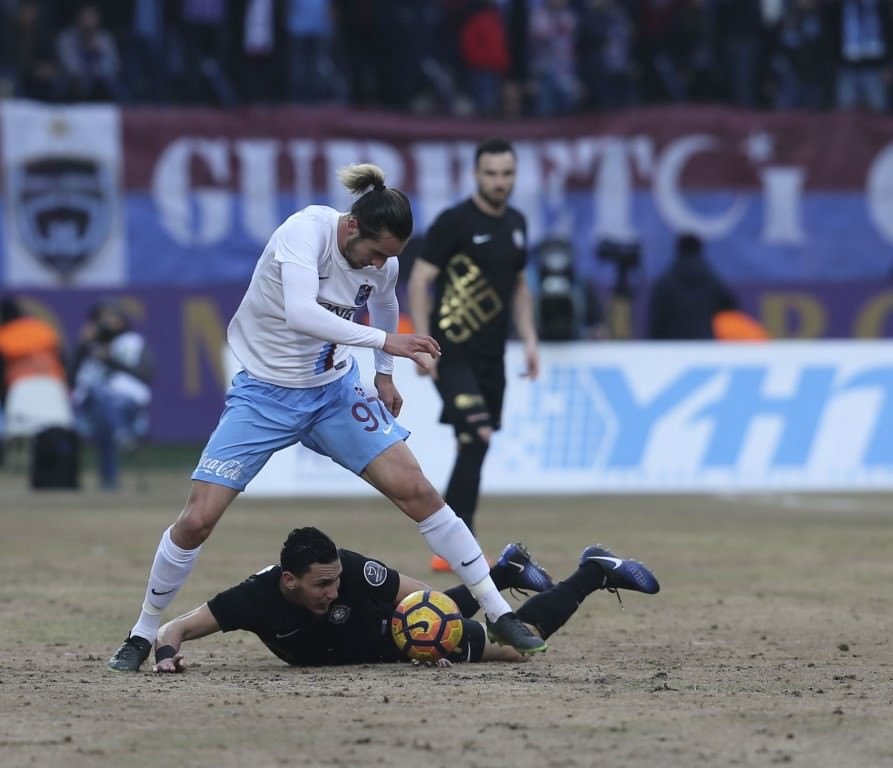 Osmanlıspor-Trabzonspor karşılaşmasından kareler