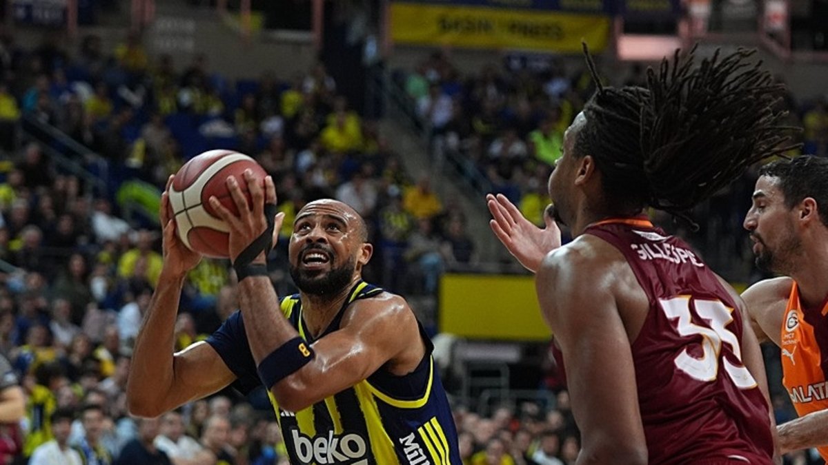 Fenerbahçe Beko, Derbi Zaferiyle Güldü!