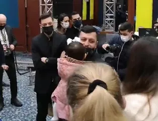 Mesut Özil imza törenine ailesiyle birlikte geldi