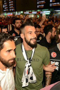 Negredo Beşiktaş'a imzayı attı