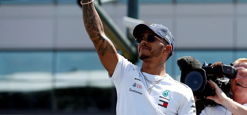 Mercedes, Lewis Hamilton ile nikah tazeledi