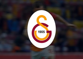 G.Saraylı eski isim futbolu bıraktı!