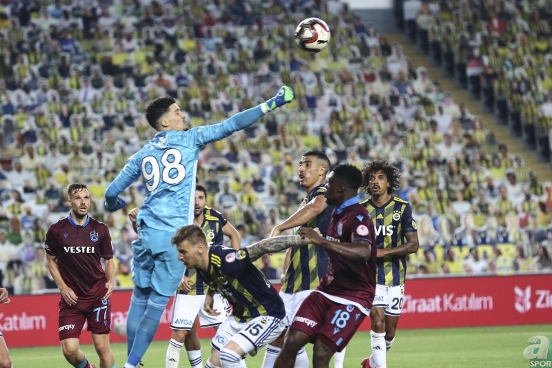 Fenerbahçe-Trabzonspor maçı sonrasında Alexander Sörloth’a büyük övgü! Takımını şampiyonluğa koşturuyor