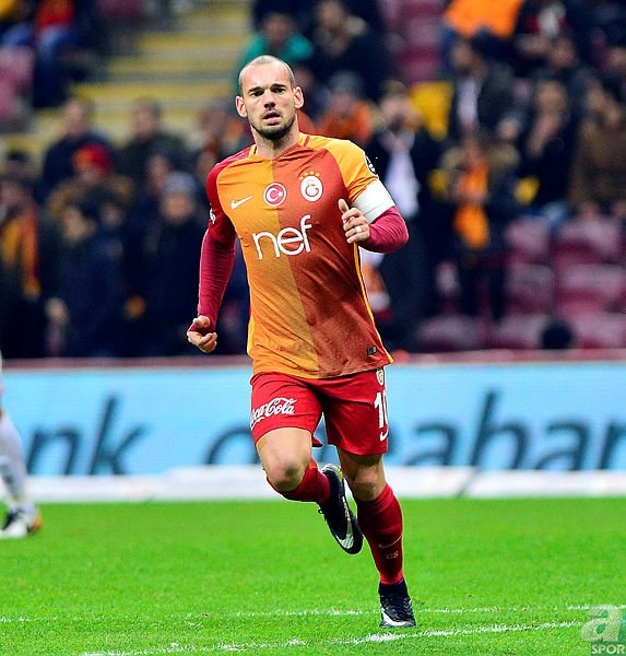 Younes Belhanda’dan flaş sözler! Sneijder...