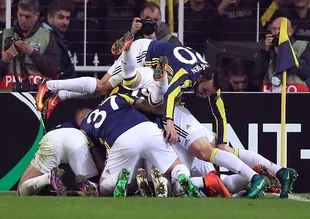 Fenerbahçe, Manchester United'ı ezdi