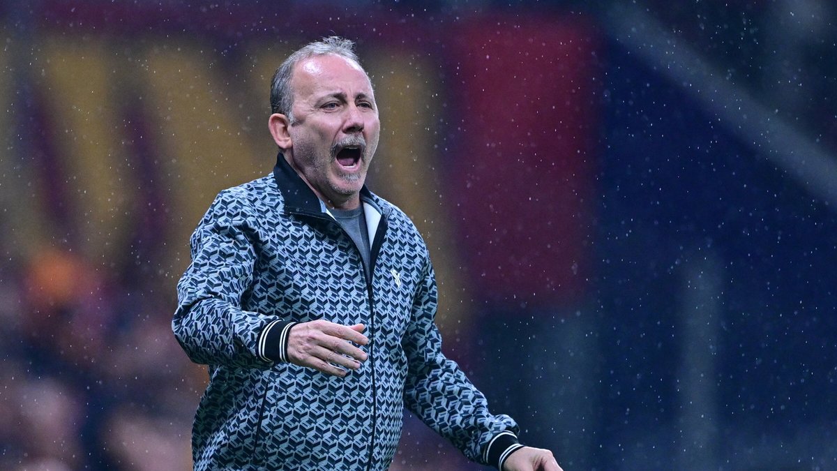 Beşiktaş büyük fırsat tepti! Eğer Galatasaray'ı yenseydi... Beşiktaş büyük fırsat tepti! Eğer Galatasaray'ı yenseydi...
