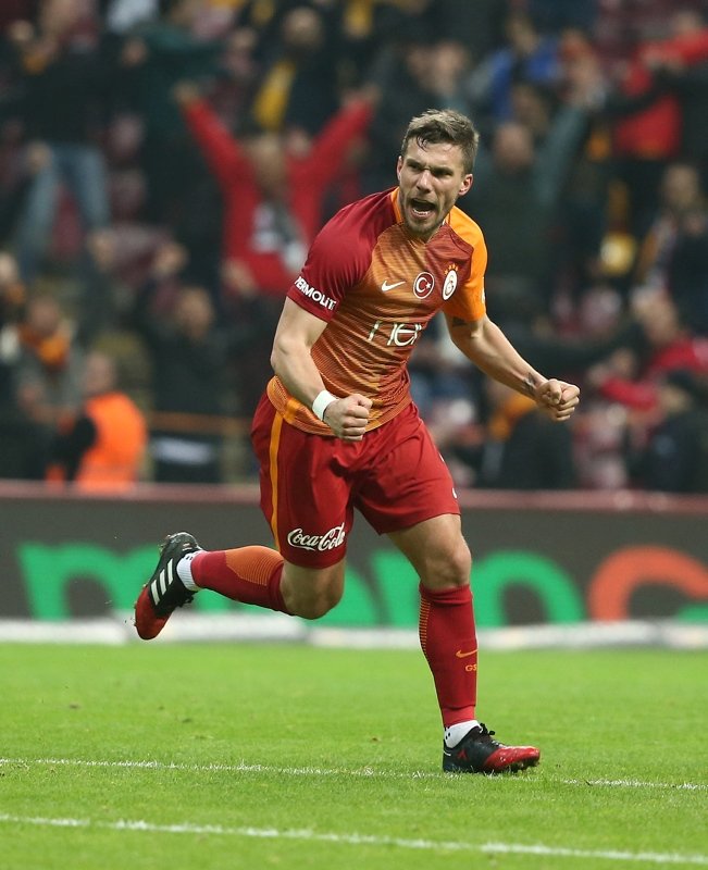 Galatasaray’a Podolski’den müjdeli haber!