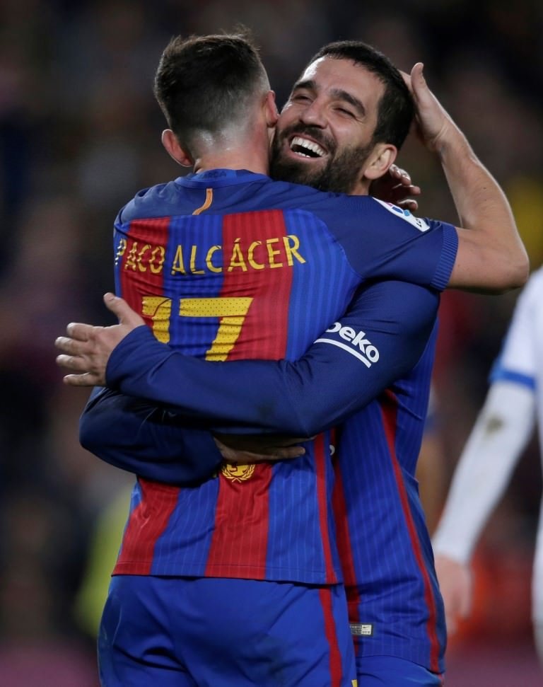 Barcelona, Arda Turan’ı satmaya sıcak bakıyor!