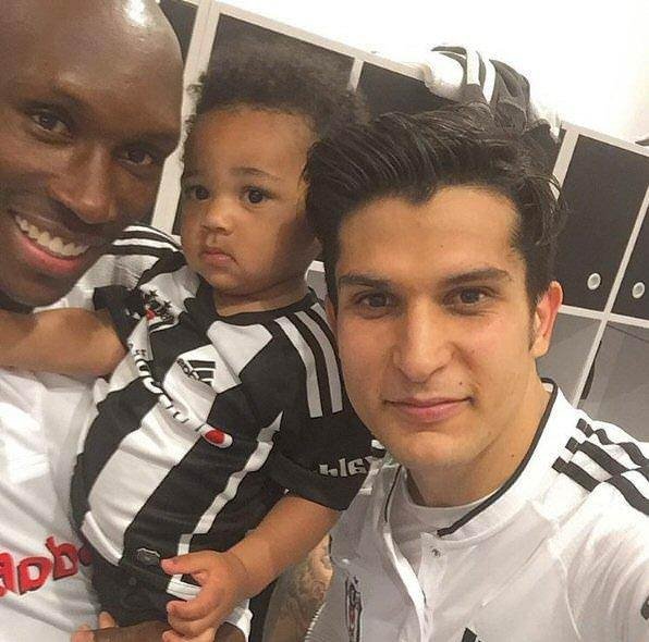 Ünlüler Beşiktaş’ın şampiyonluğunu böyle kutladı.